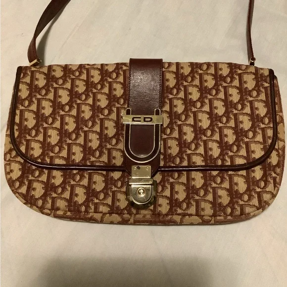 Christian Dior - Picture 2 of 15